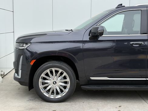 Certified 2024 Cadillac Escalade ESV Premium Luxury AWD/4WD image 5