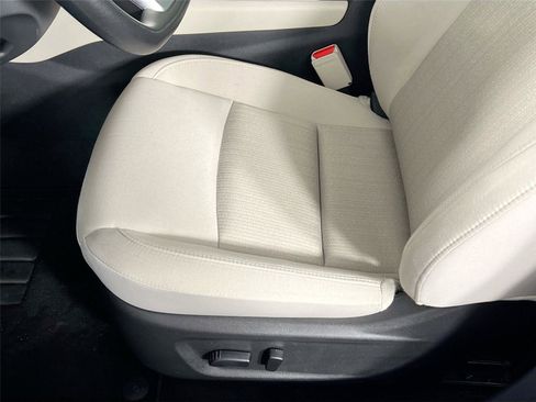 Used 2025 Nissan Altima 2.5 SV image 18