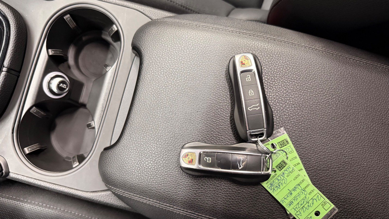 Used 2024 Porsche Cayenne AWD/4WD image 47