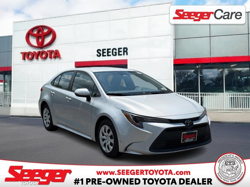 Used 2023 Toyota Corolla LE FWD image 1