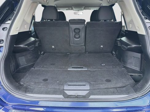 Used 2018 Nissan Rogue SV FWD image 10