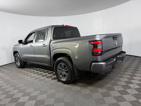 Used 2025 Nissan Frontier SV RWD image 9