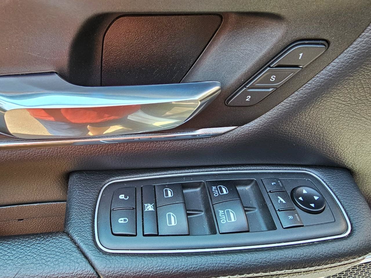 Used 2019 RAM 1500 Laramie AWD/4WD image 29