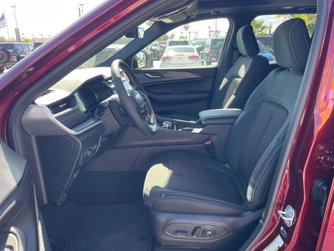 New 2025 Jeep Grand Cherokee Laredo X w/ Luxury Tech Group I image 14