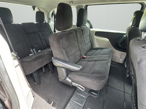 Used 2015 Dodge Grand Caravan American Value Package FWD image 14