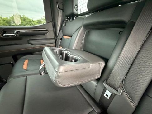 Used 2024 GMC Sierra 1500 AT4 w/ Technology Package AWD/4WD image 30
