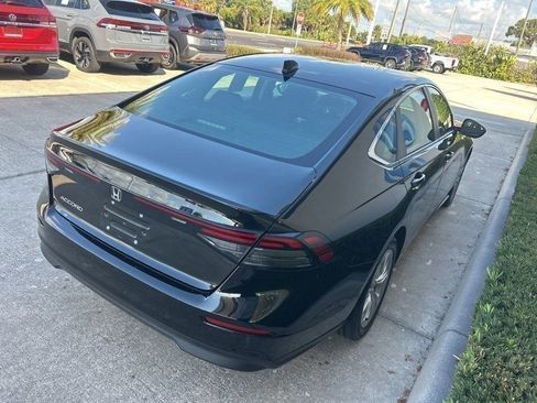 Used 2023 Honda Accord LX image 8