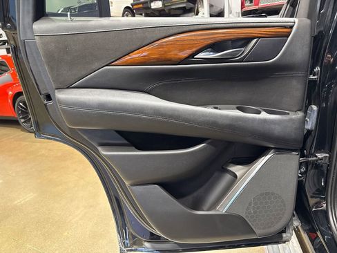 Used 2015 Cadillac Escalade Premium RWD image 91