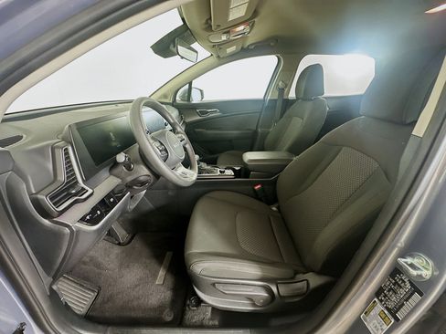 Used 2025 Kia Sportage LX FWD image 13