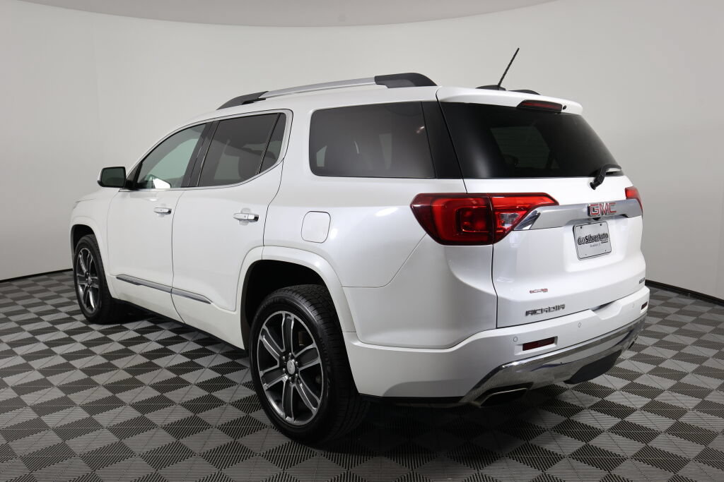 Used 2017 GMC Acadia Denali AWD/4WD image 4