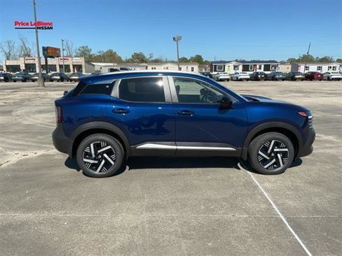 New 2026 Nissan Kicks SV FWD image 5