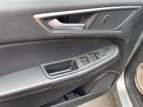 Used 2024 Ford Edge SEL image 17