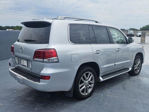 Used 2013 Lexus LX 570 4WD w/ Luxury Pkg image 5