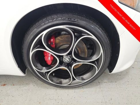 Used 2024 Alfa Romeo Giulia Veloce image 8