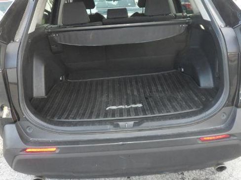 Used 2022 Toyota RAV4 LE image 20