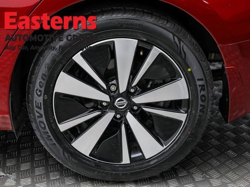 Used 2021 Nissan Altima 2.5 SV w/ SV Premium Package image 8