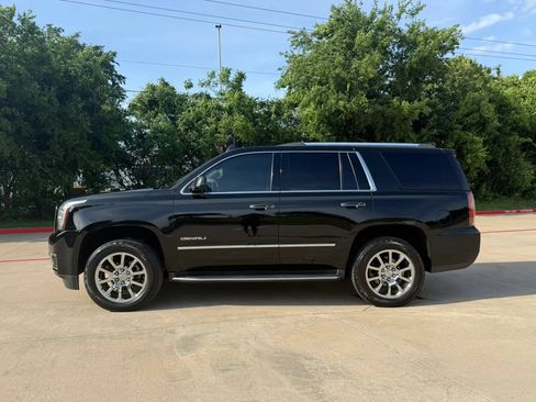 Used 2017 GMC Yukon Denali AWD/4WD image 3