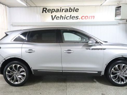 Used 2021 Lincoln Nautilus Reserve image 4