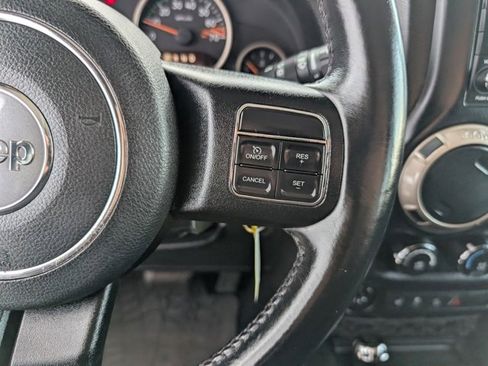 Used 2016 Jeep Wrangler Unlimited Sahara image 12