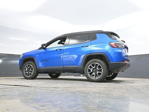 Used 2025 Jeep Compass Trailhawk AWD/4WD image 48
