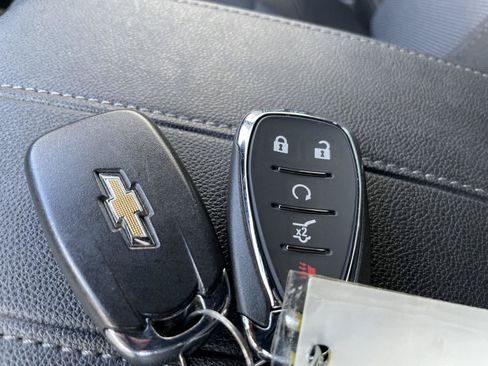 Used 2023 Chevrolet Traverse LT AWD/4WD image 34