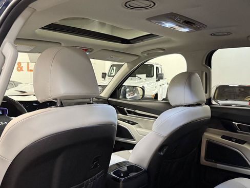 Used 2025 Kia Telluride S FWD image 41