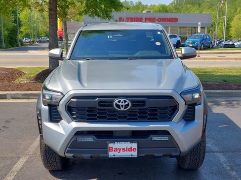Certified 2024 Toyota Tacoma TRD Off-Road AWD/4WD image 5