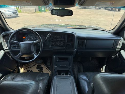 Used 2002 Chevrolet Avalanche 2500 w/ Convenience Pkg AWD/4WD image 20