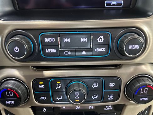 Used 2018 GMC Yukon Denali w/ Denali Ultimate Package AWD/4WD image 17