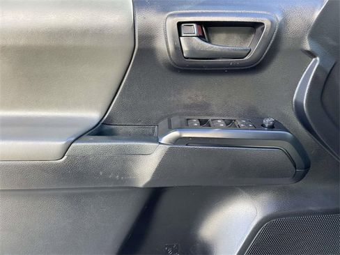Used 2020 Toyota Tacoma SR5 image 15
