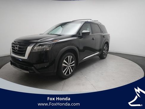 Used 2025 Nissan Pathfinder Platinum AWD/4WD image 1