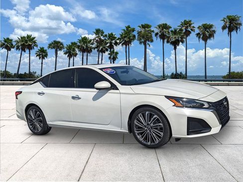 Used 2023 Nissan Altima 2.5 SL image 2