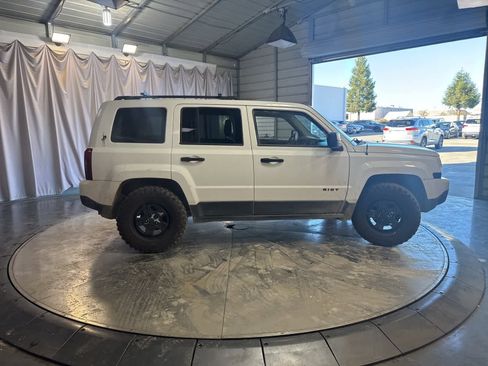 Used 2017 Jeep Patriot Sport w/ Power Value Group image 4