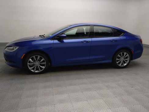 Used 2016 Chrysler 200 S FWD image 2