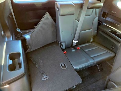Used 2024 Kia Telluride S FWD image 19