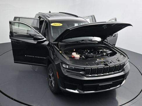 Used 2023 Jeep Grand Cherokee L Limited AWD/4WD image 39