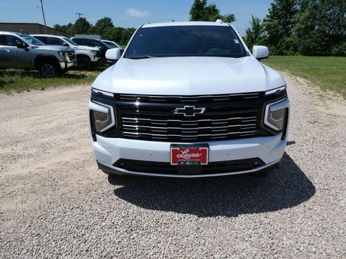 New 2026 Chevrolet Suburban High Country AWD/4WD image 8