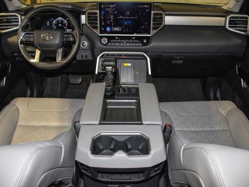 Used 2024 Toyota Tundra Limited AWD/4WD image 12