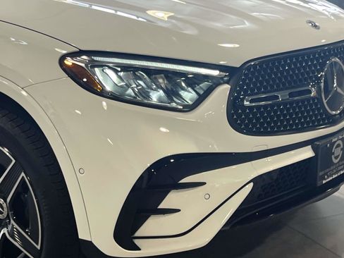 Used 2025 Mercedes-Benz GLC 350e 4MATIC image 7