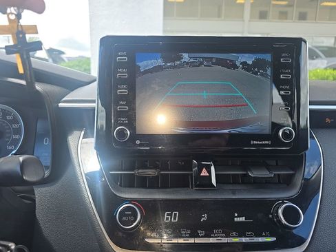 Used 2021 Toyota Corolla LE FWD image 10