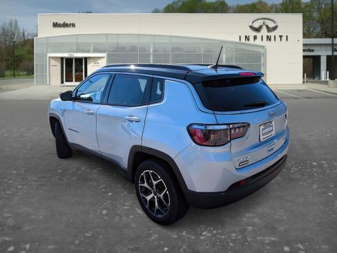 Used 2025 Jeep Compass Limited AWD/4WD image 5