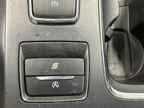 Used 2020 Ford Fusion SE image 27