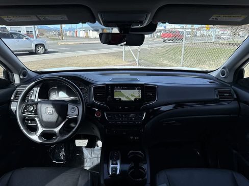 Used 2022 Honda Pilot Touring image 16