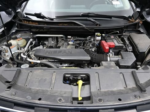 Used 2025 Nissan Rogue S AWD/4WD image 16