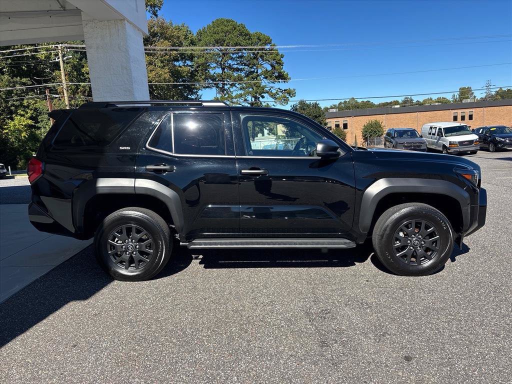 Used 2025 Toyota 4Runner SR5 AWD/4WD image 20