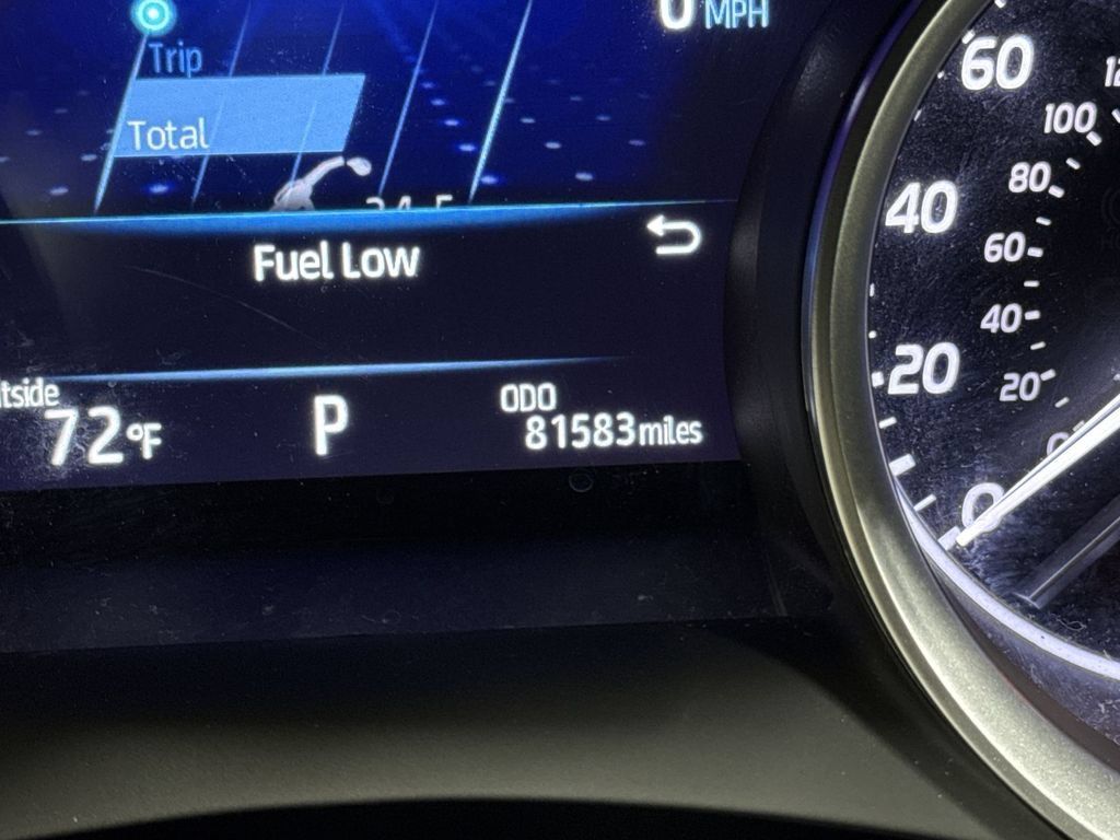 Used 2023 Toyota Camry XLE FWD image 13