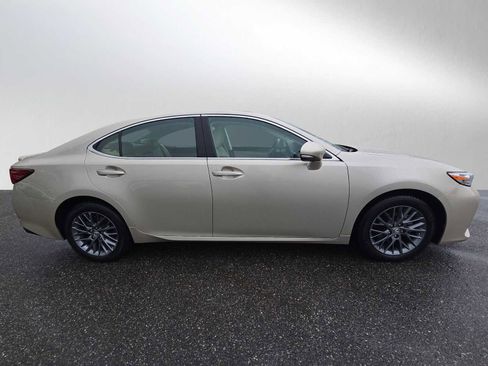 Used 2018 Lexus ES 350 w/ Navigation System Package FWD image 2