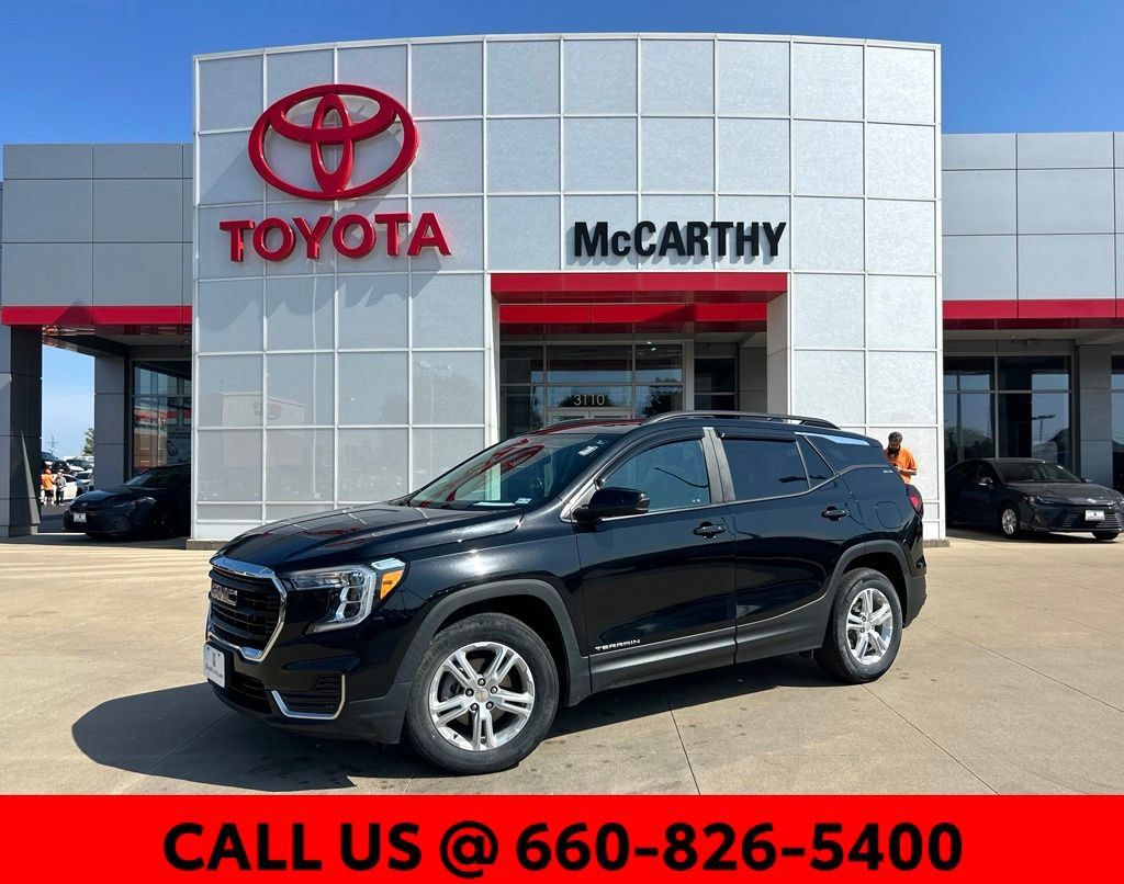 Used 2022 GMC Terrain SLE w/ Driver Convenience Package FWD image 1