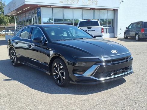 Used 2024 Hyundai Sonata SEL FWD image 3