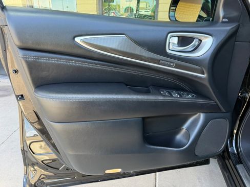 Used 2020 INFINITI QX60 Luxe w/ Essential Package FWD image 18